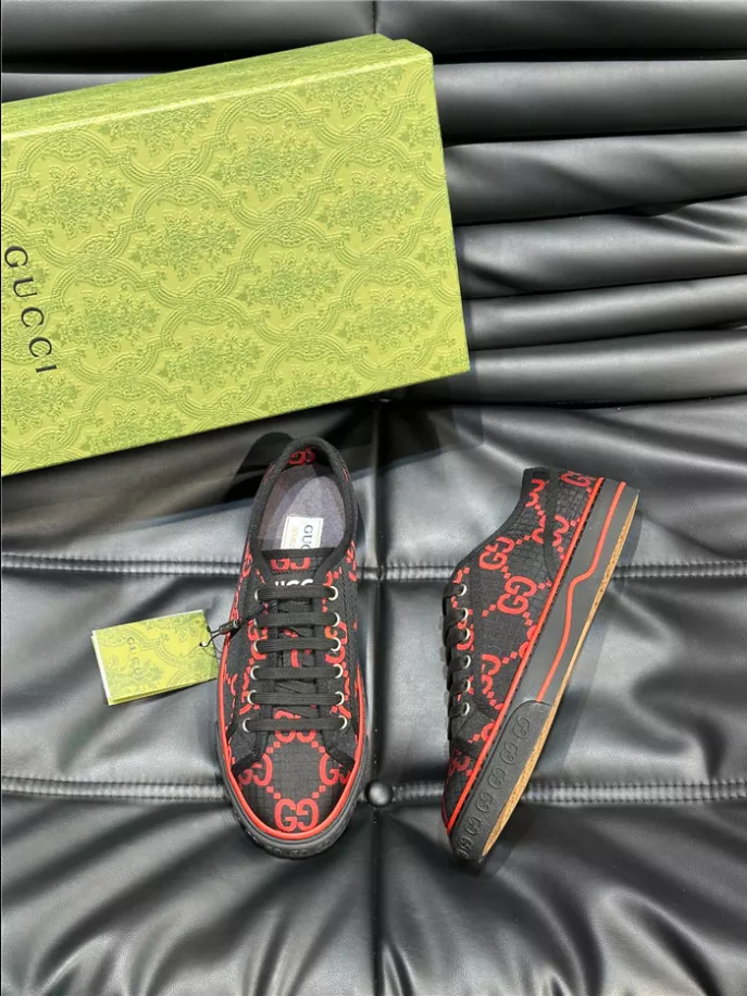 GUCCI SNEAKER