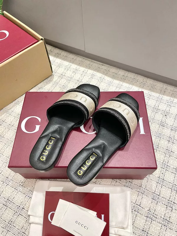 GUCCI WOMEN'S SLIDE SANDAL - GSL075