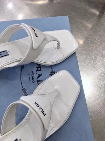 PRADA HEELED THONG SANDALS IN WHITE BRUSHED LEATHER - PSD053