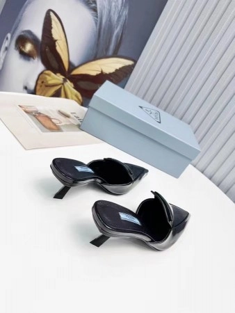 PRADA SABOTS MULES IN BLACK BRUSHED LEATHER - PSD054