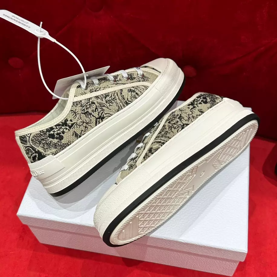 DIOR COUPLE LOW TOP B27 CASUAL SNEAKERS