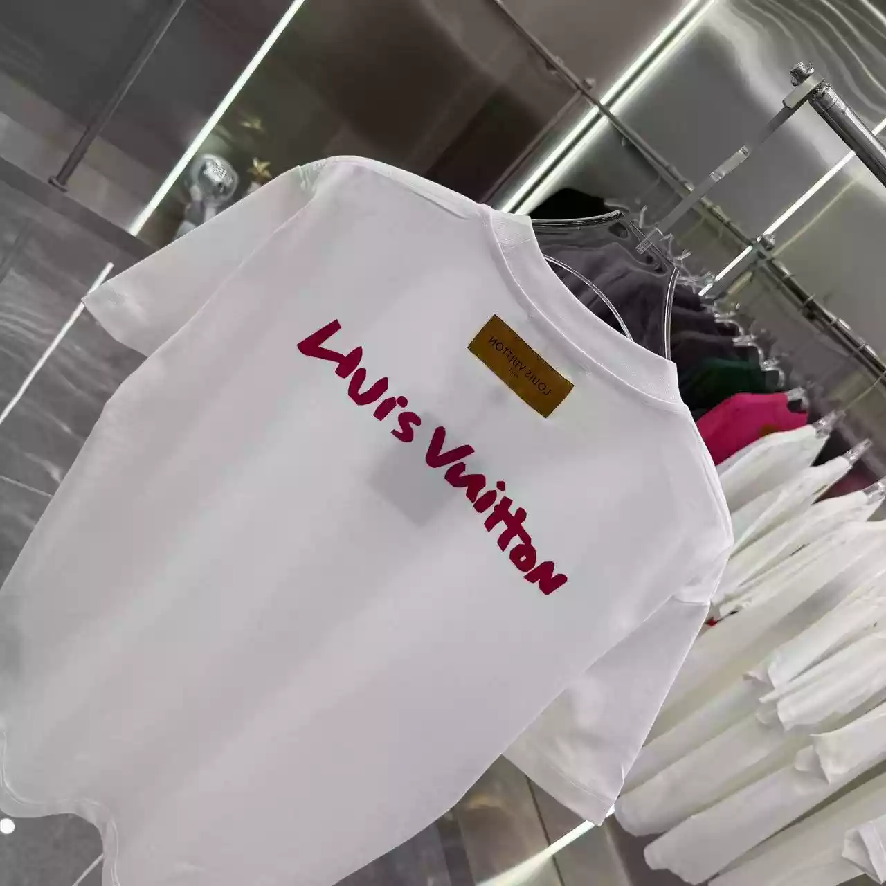 Louis Vuitton White Logo Print T-Shirt - LVTS084 Louis Vuitton White Logo Print T-Shirt