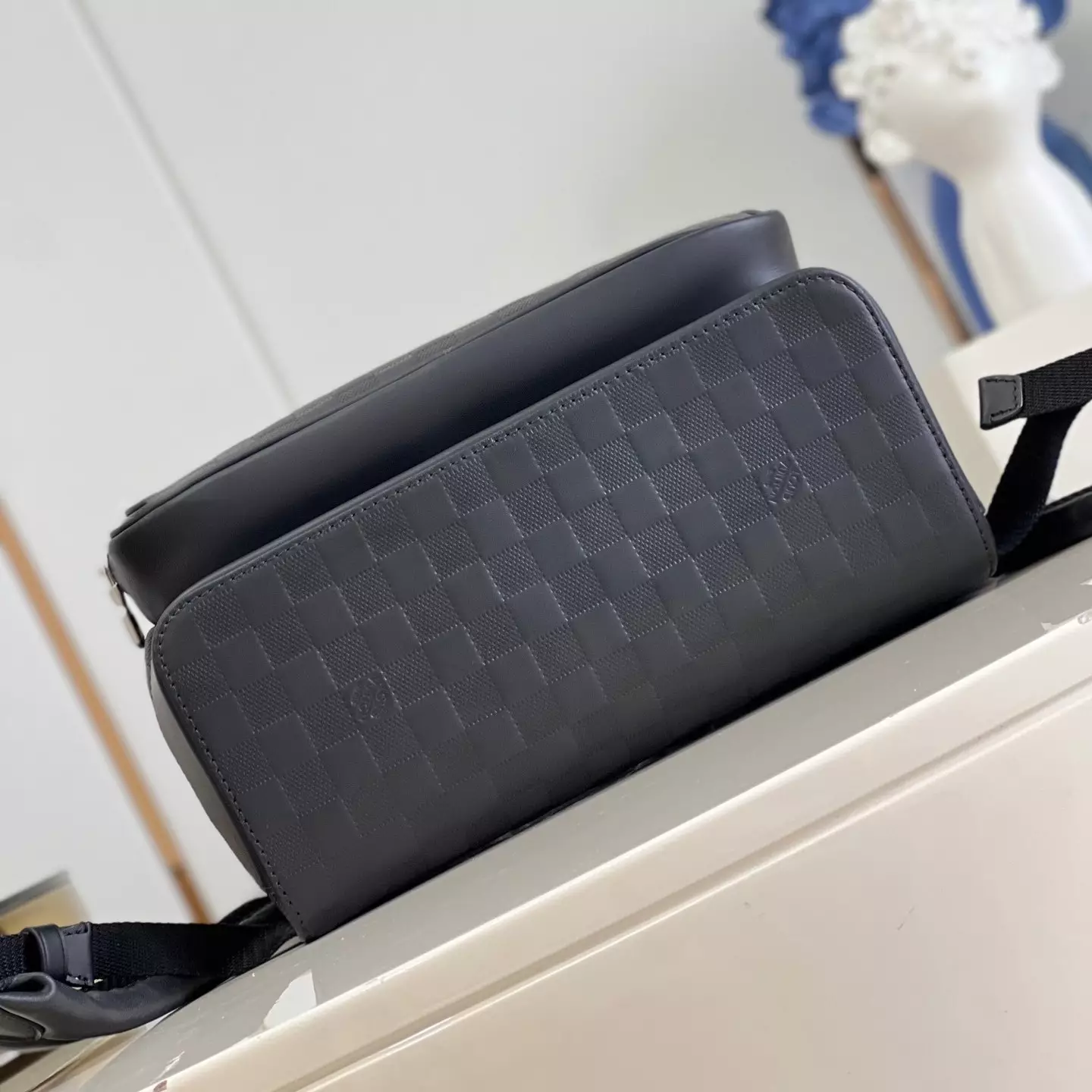 CAMPUS BACKPACK DAMIER INFINI LEATHER N40306 - LW344 DISCOVERY BACKPACK PM SKY BLUE MONOGRAM CANVAS