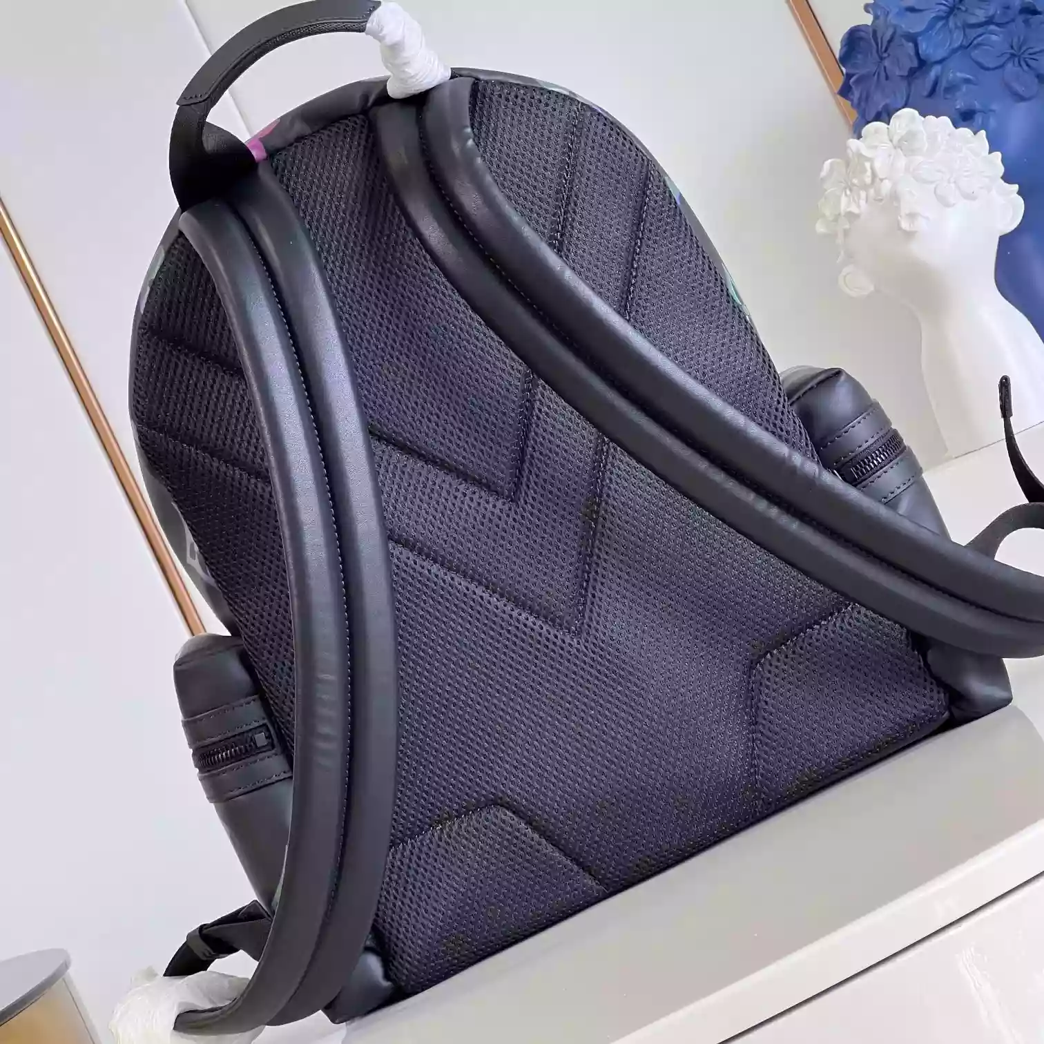 COMET CALF LEATHER BACKPACK IN BLACK M22488 - LW351 DISCOVERY BACKPACK PM SKY BLUE MONOGRAM CANVAS