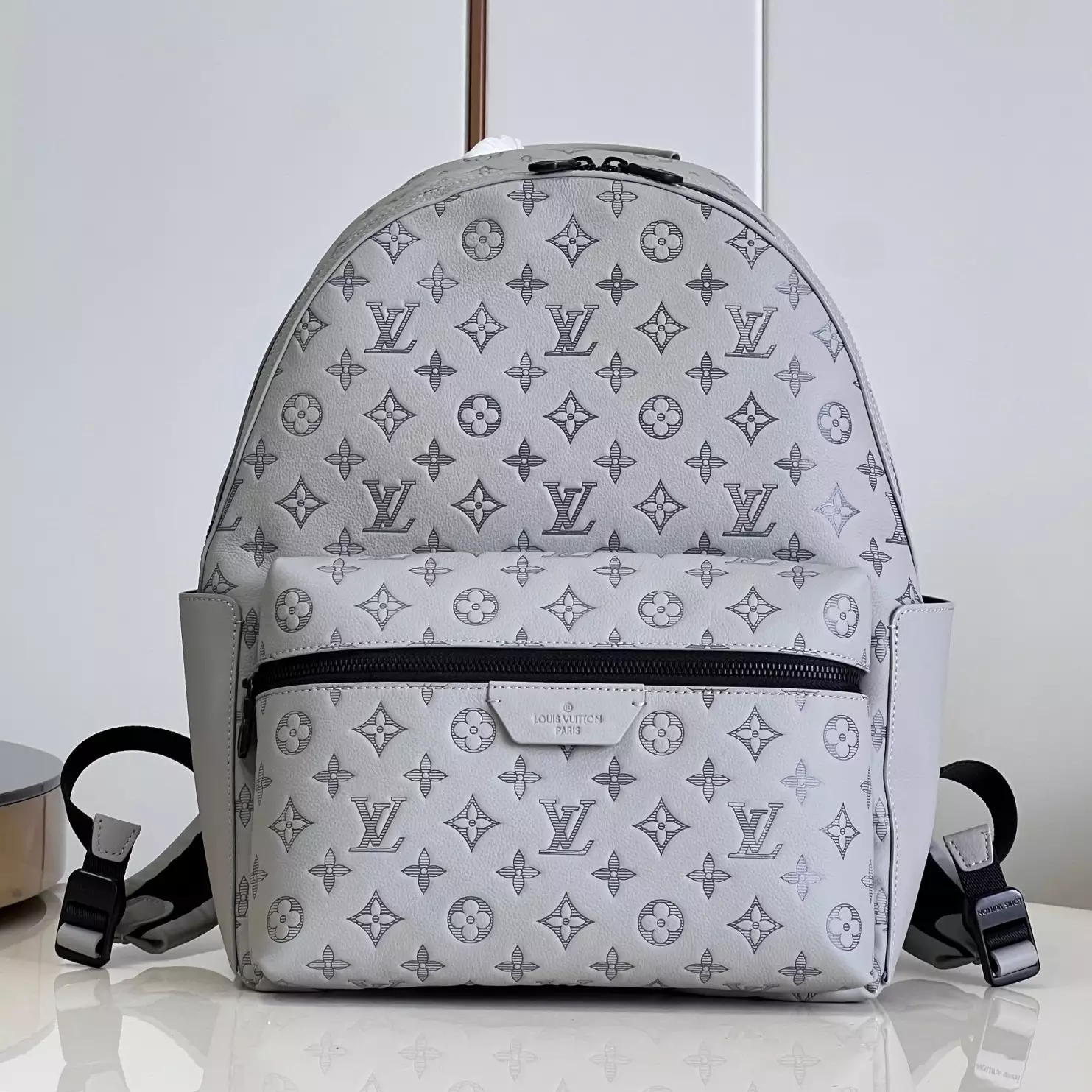 DISCOVERY BACKPACK MONOGRAM SHADOW M46557 - LW343 DISCOVERY BACKPACK PM SKY BLUE MONOGRAM CANVAS