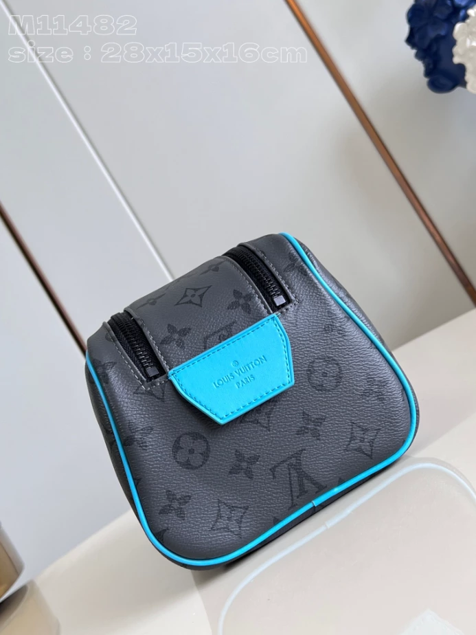 DOPP KIT TURQUOISE MONOGRAM ECLIPSE REVERSE CANVAS M11482 - LW388 DISCOVERY BACKPACK PM SKY BLUE MONOGRAM CANVAS