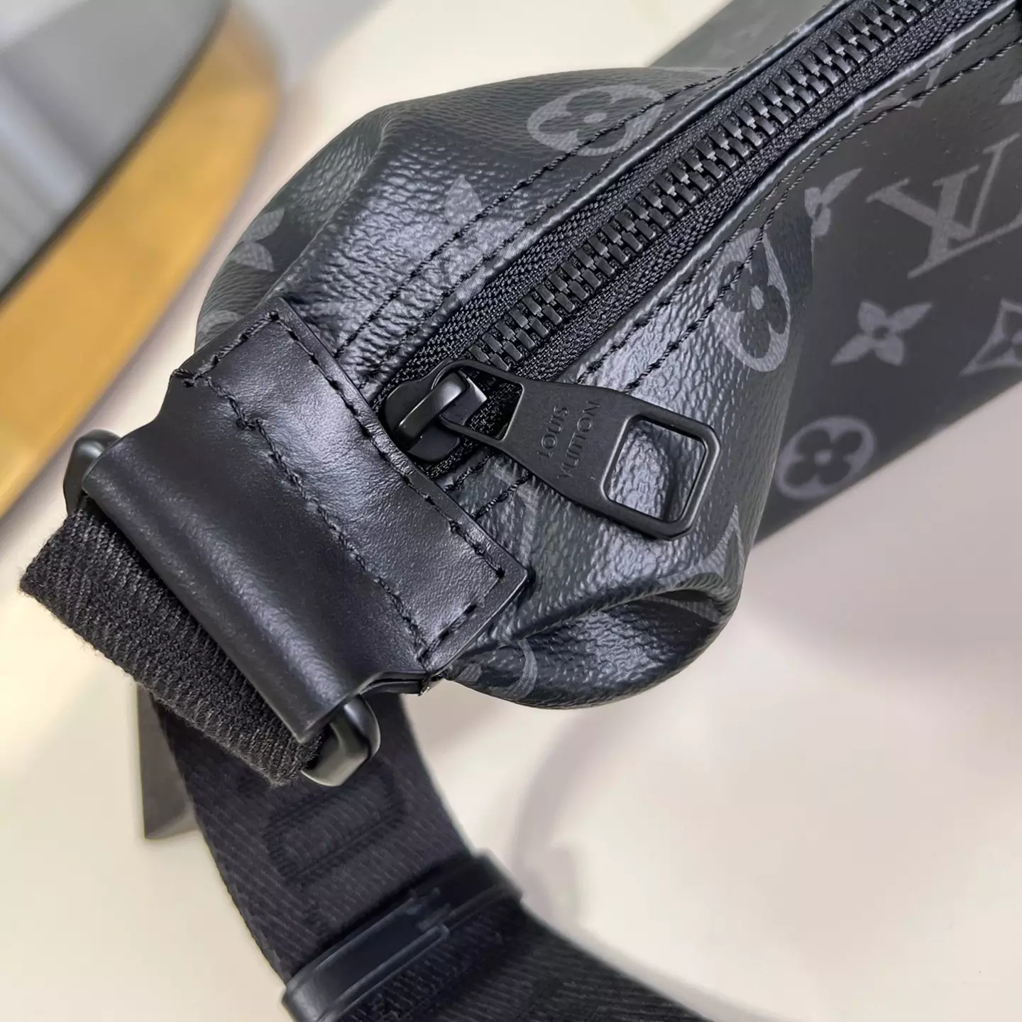 HAMAC BAG PM BLACK MONOGRAM ECLIPSE CANVAS M47158 - LW446 DISCOVERY BACKPACK PM SKY BLUE MONOGRAM CANVAS