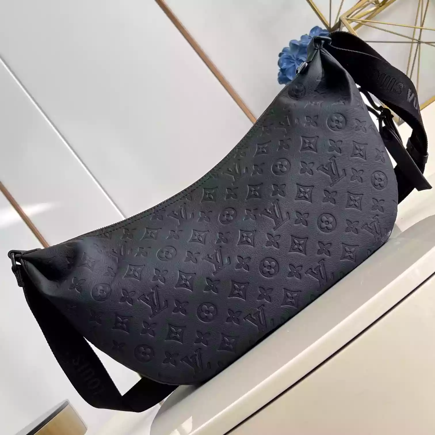 HOBO HAMAC BAG BLACK MONOGRAM SHADOW M12850 - LW420 DISCOVERY BACKPACK PM SKY BLUE MONOGRAM CANVAS