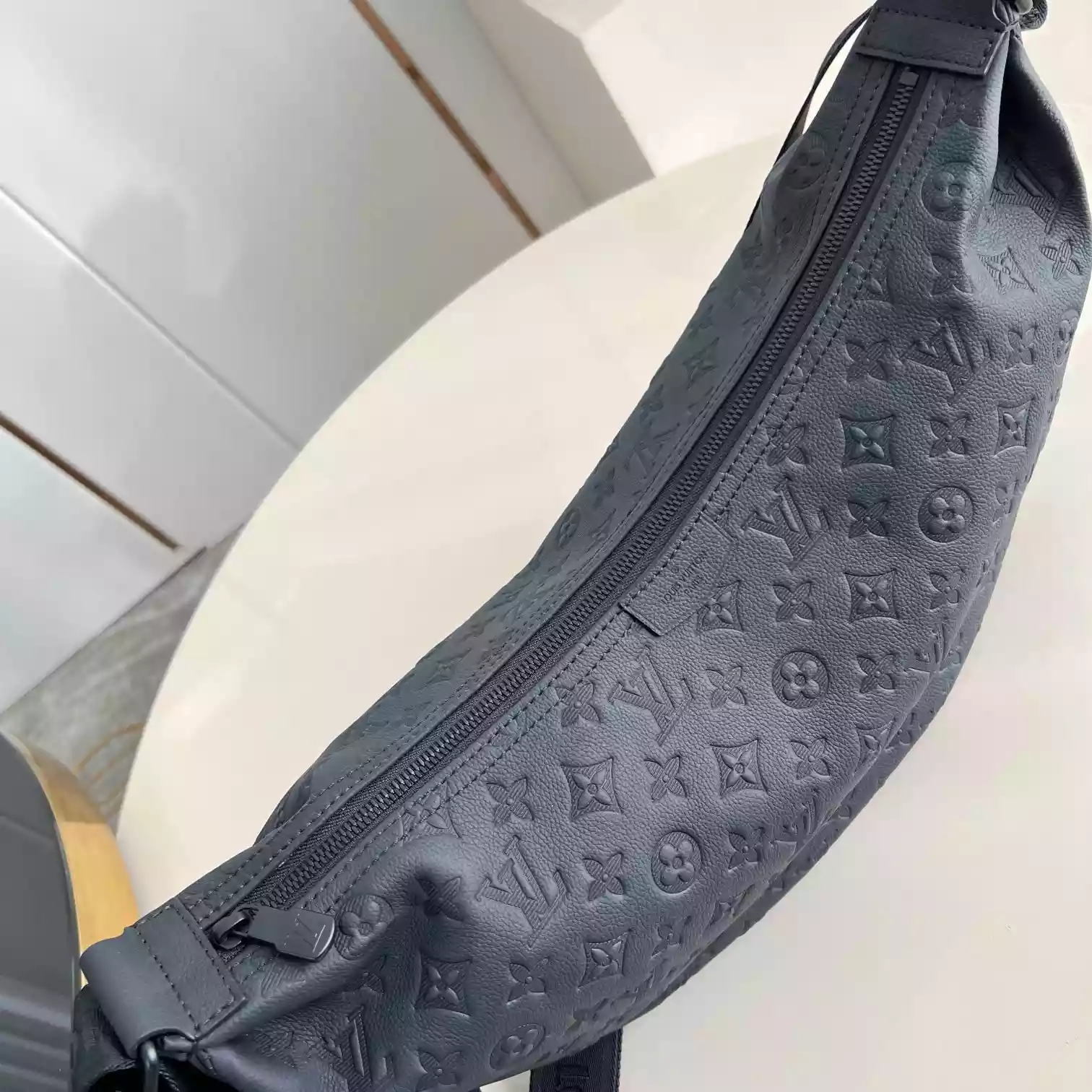 HOBO HAMAC BAG BLACK MONOGRAM SHADOW M12850 - LW420 DISCOVERY BACKPACK PM SKY BLUE MONOGRAM CANVAS