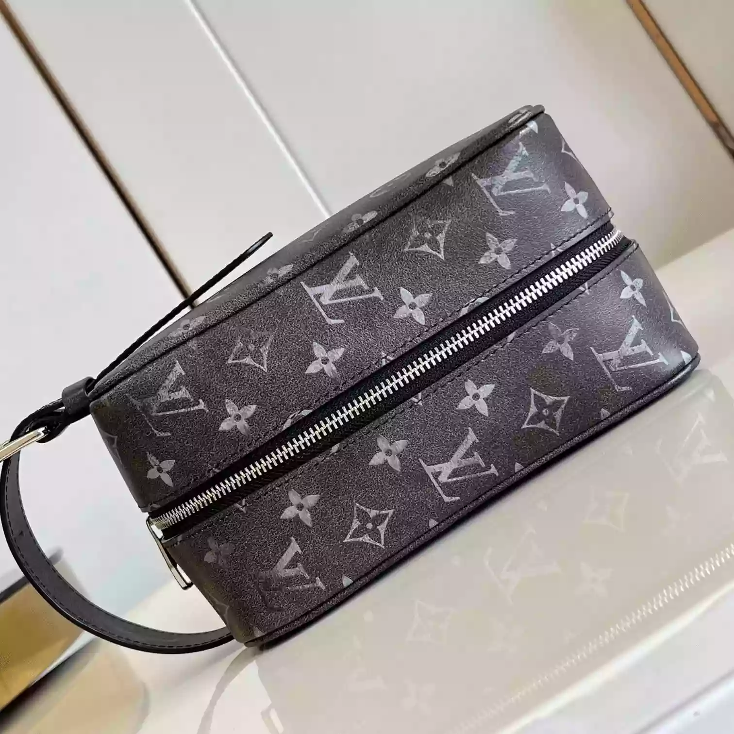 LOCKER DOPP KIT BLACK BRUSHED MONOGRAM COWHIDE LEATHER M11670 - LW399 DISCOVERY BACKPACK PM SKY BLUE MONOGRAM CANVAS