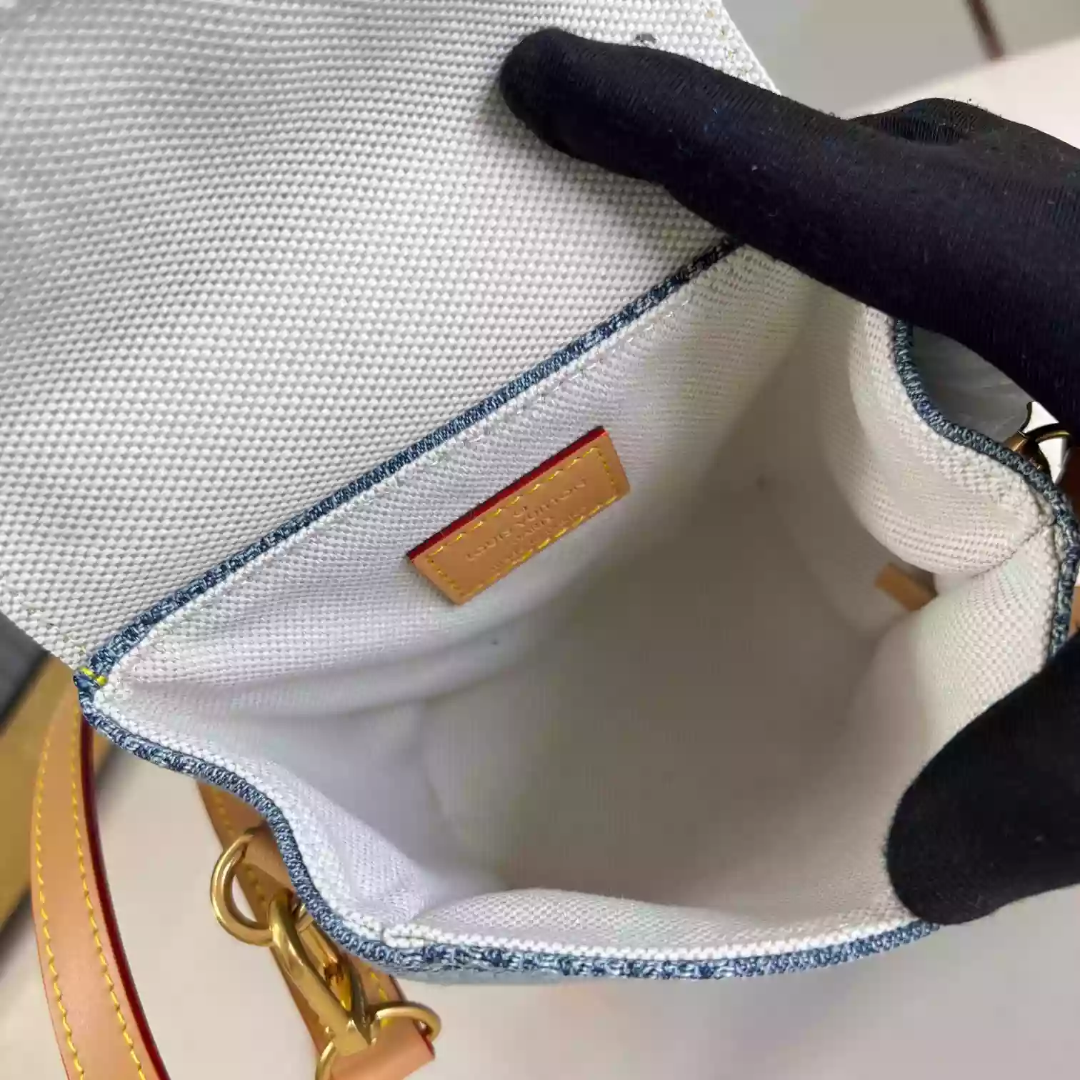 NANO STEAMER BLUE DAMIER DENIM 3D N40751 - LW443 DISCOVERY BACKPACK PM SKY BLUE MONOGRAM CANVAS