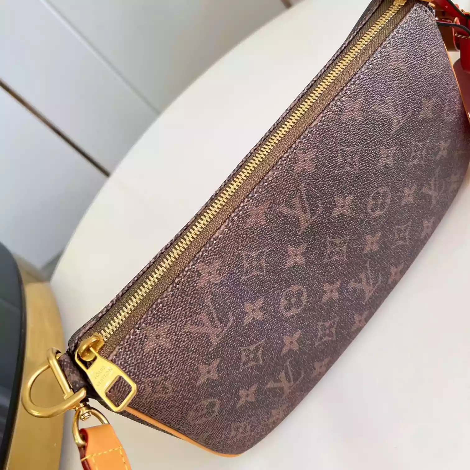 POCHETTE ACCESSOIRE XL BROWN MONOGRAM DUST CANVAS M11623 - LW435 DISCOVERY BACKPACK PM SKY BLUE MONOGRAM CANVAS