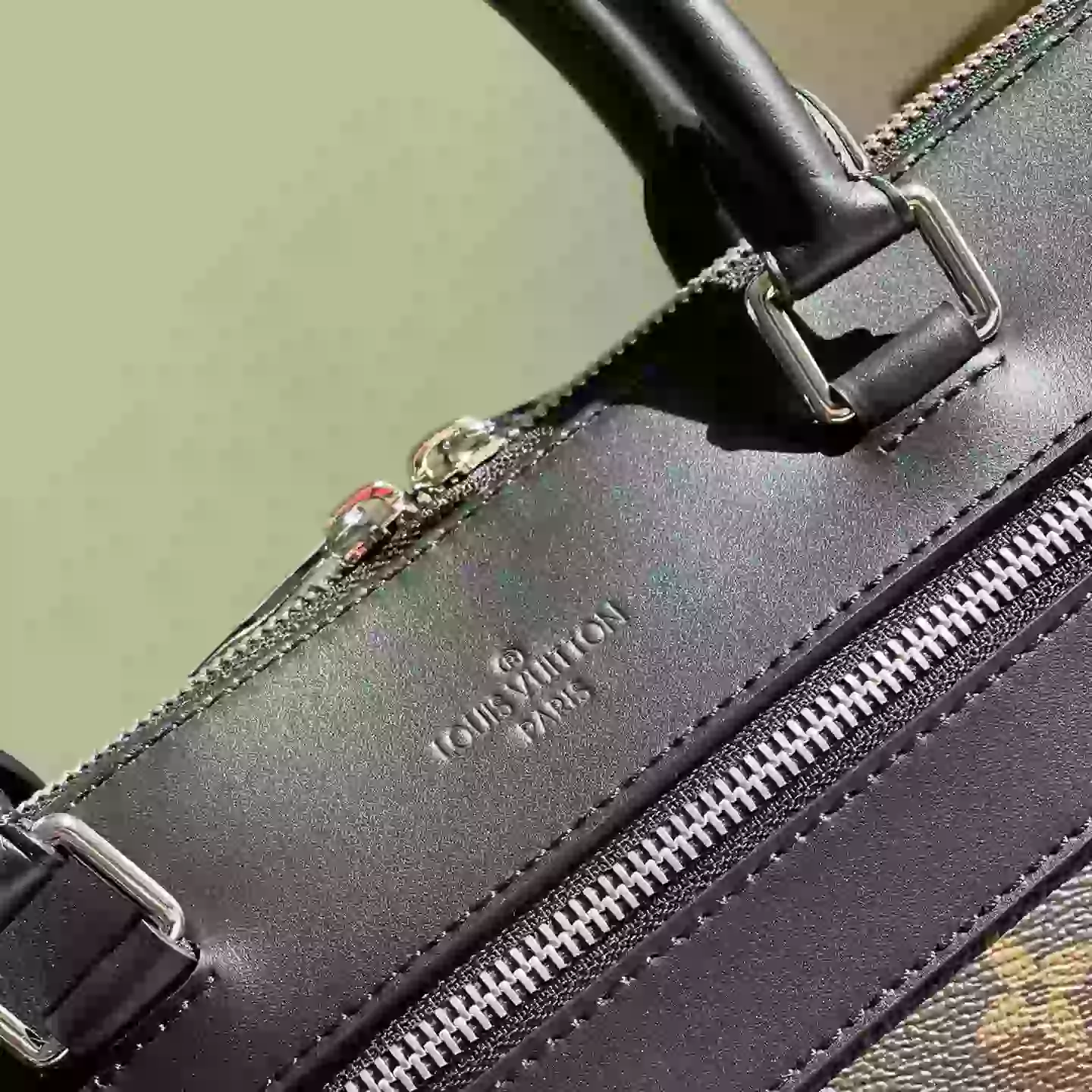 PORTE-DOCUMENTS JOUR BROWN MONOGRAM MACASSAR M54019 - LW325 DISCOVERY BACKPACK PM SKY BLUE MONOGRAM CANVAS