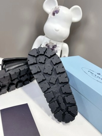 PRADA SLIDES IN BLACK SOFT PADDED NAPPA LEATHER - PSD079