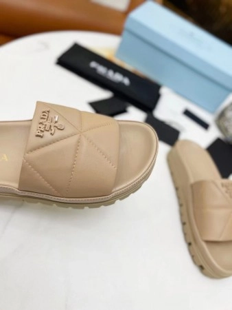 PRADA WOMEN'S SLIDES IN BEIGE QUILTED NAPPA LEATHER - PSD082