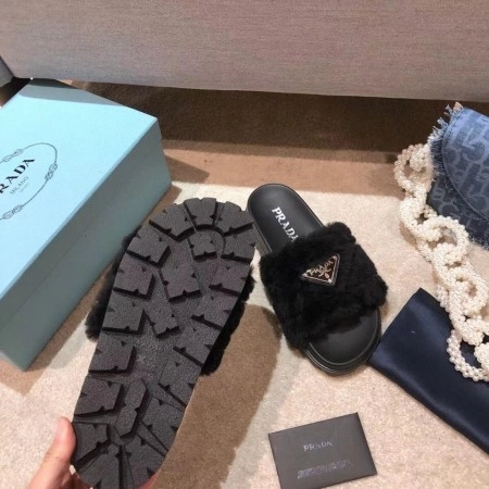 PRADA WOMEN'S SLIDES IN BLACK SHEARLING - PSD074