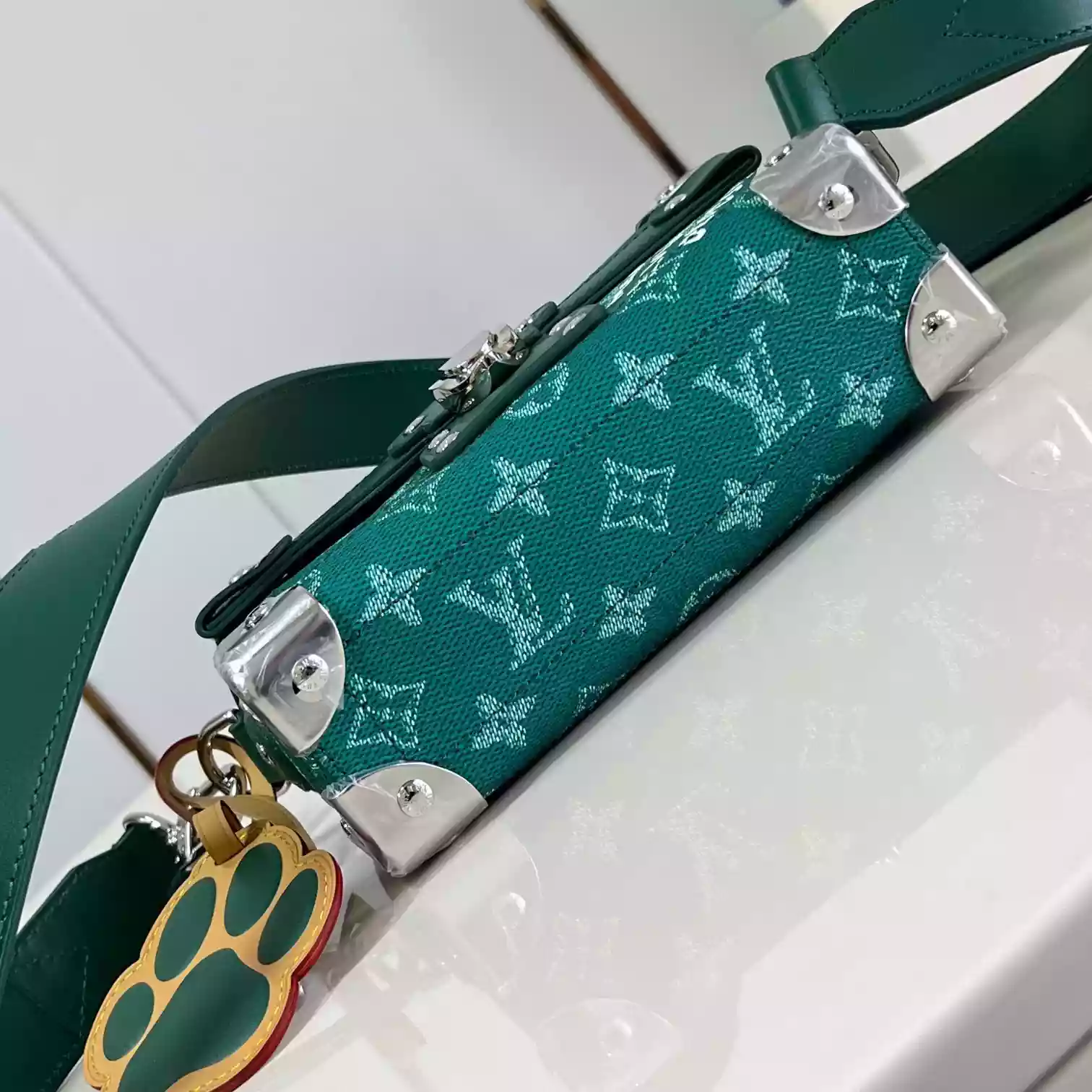 SOUL TRUNK IN GREEN M12686 - LW424 DISCOVERY BACKPACK PM SKY BLUE MONOGRAM CANVAS