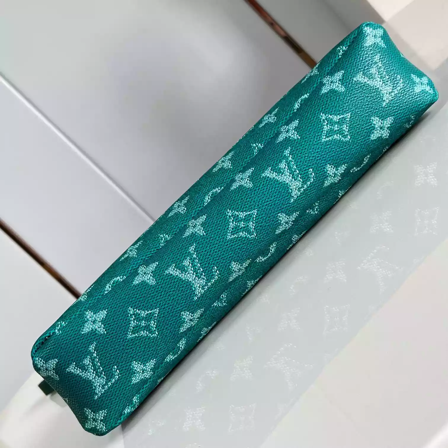 POCHETTE VOYAGE SOUPLE GREEN MONOGRAM ECLIPSE M12665 - LW405 DISCOVERY BACKPACK PM SKY BLUE MONOGRAM CANVAS