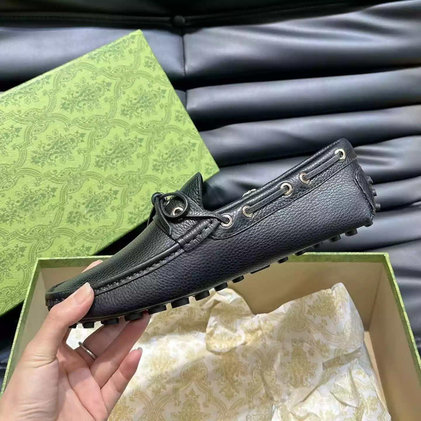 MEN'S DRIVER WITH INTERLOCKING G IN BLACK - GL102