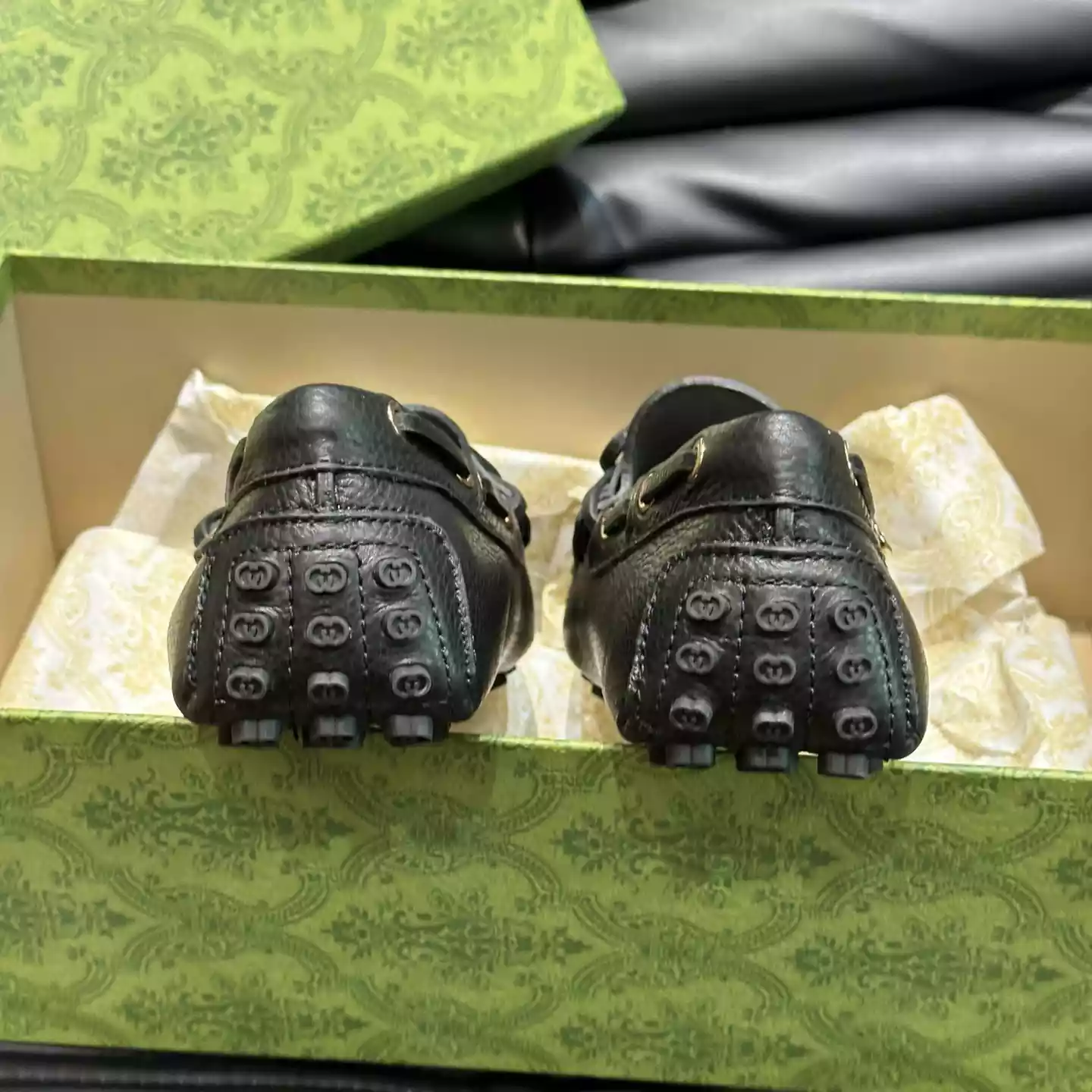 MEN'S DRIVER WITH INTERLOCKING G IN BLACK - GL102