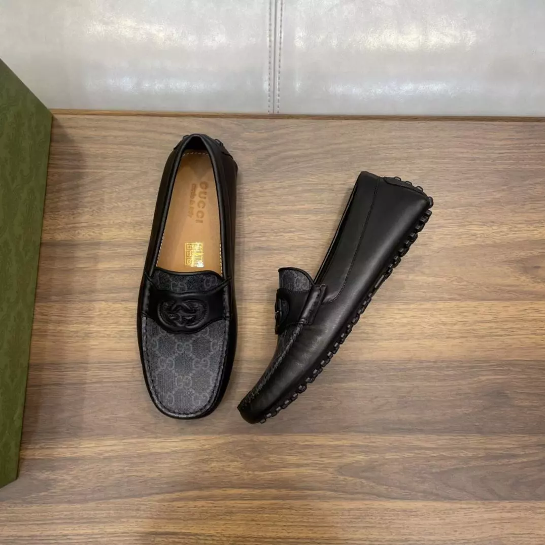 MEN'S INTERLOCKING G DRIVER BLACK LEATHER - GL104