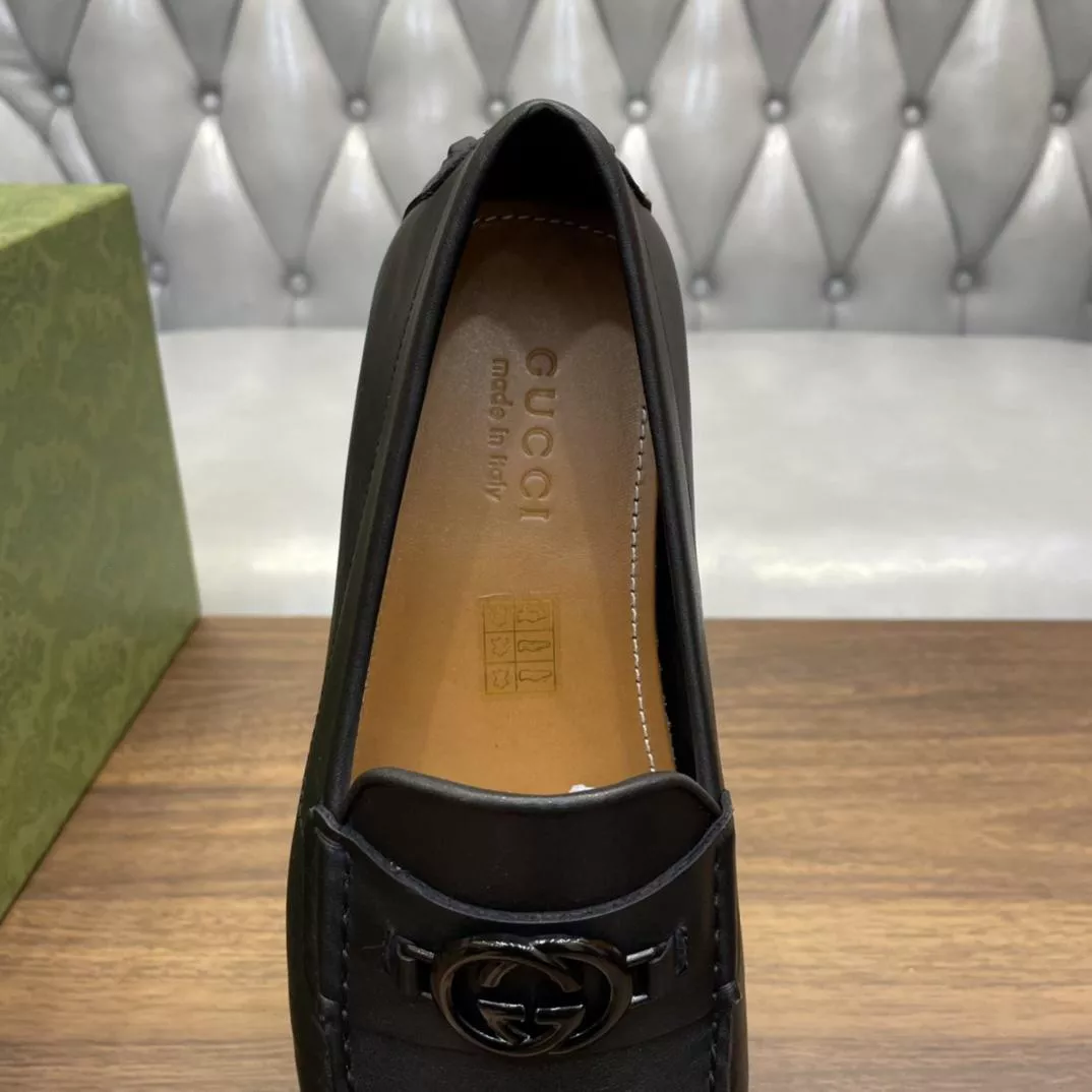 MEN'S INTERLOCKING G DRIVER BLACK LEATHER - GL106