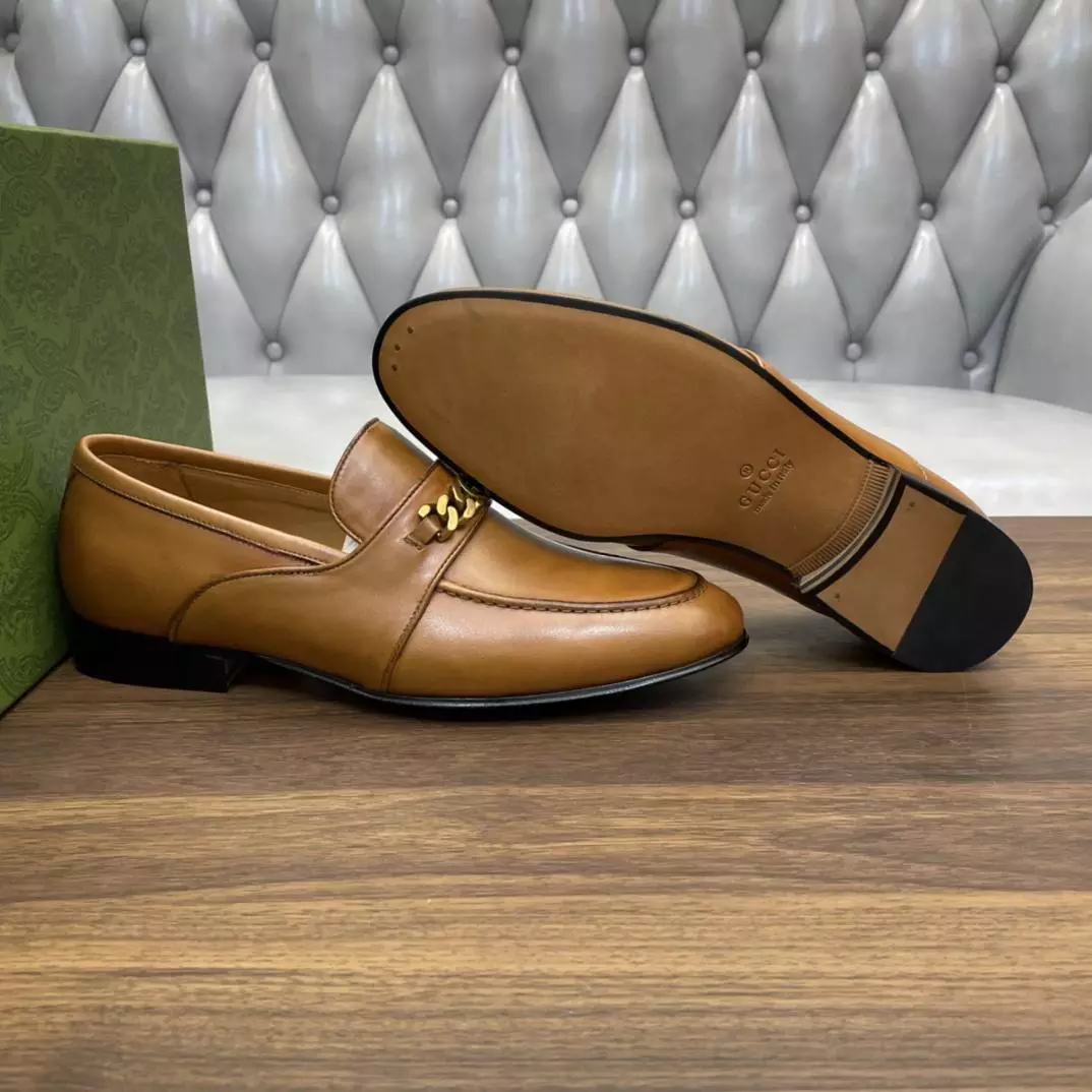 MEN'S LEATHER LOAFERS WITH INTERLOCKING G IN BROWN - GL110