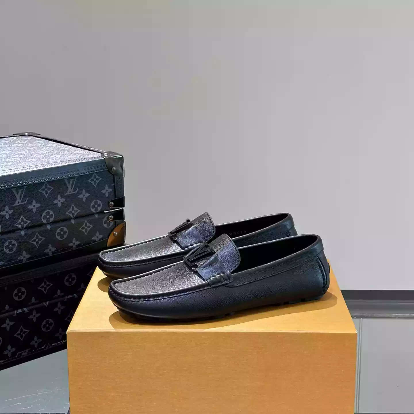 MONTE CARLO MOCCASIN IN BLACK - VL045