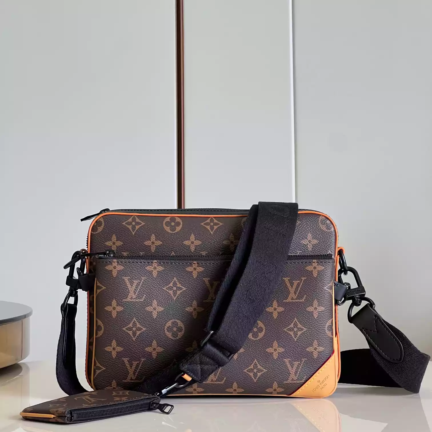 TRIO MESSENGER BAG MONOGRAM MACASSAR M46694 - LW453 DISCOVERY BACKPACK PM SKY BLUE MONOGRAM CANVAS