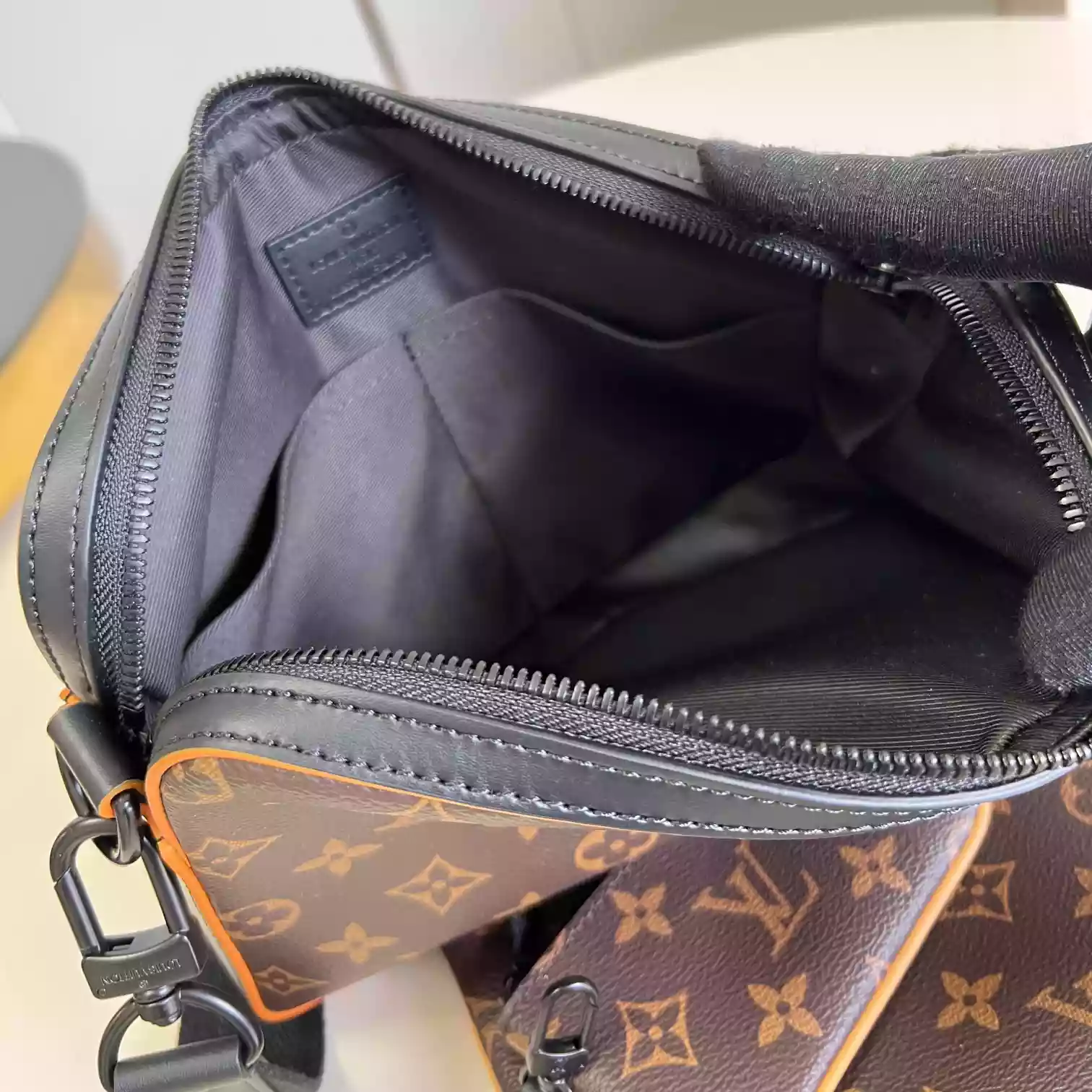 TRIO MESSENGER BAG MONOGRAM MACASSAR M46694 - LW453 DISCOVERY BACKPACK PM SKY BLUE MONOGRAM CANVAS