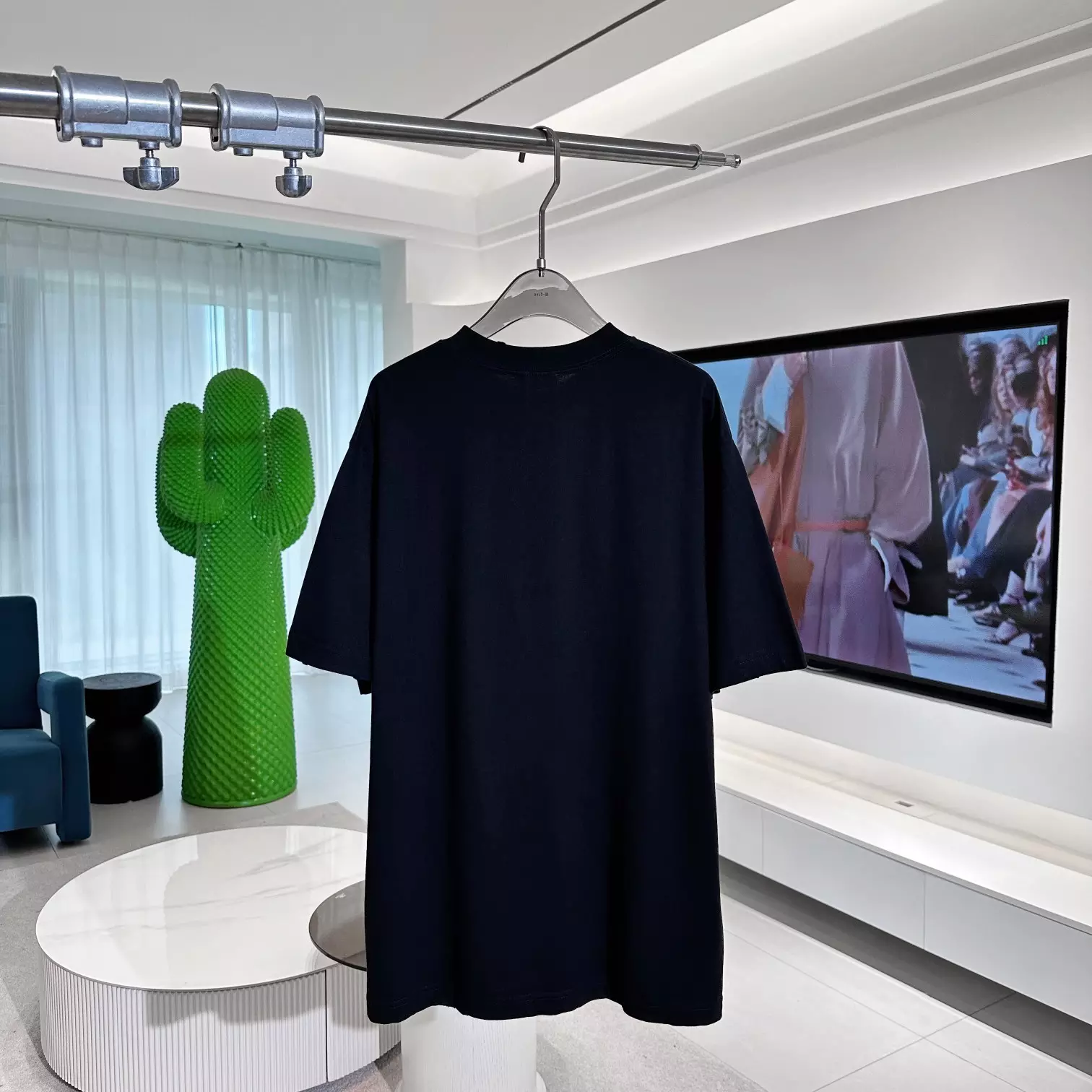 DIOR COUTURE T-SHIRT, RELAXED FIT BLACK DISTRESSED-EFFECT COTTON JERSEY - DOT034