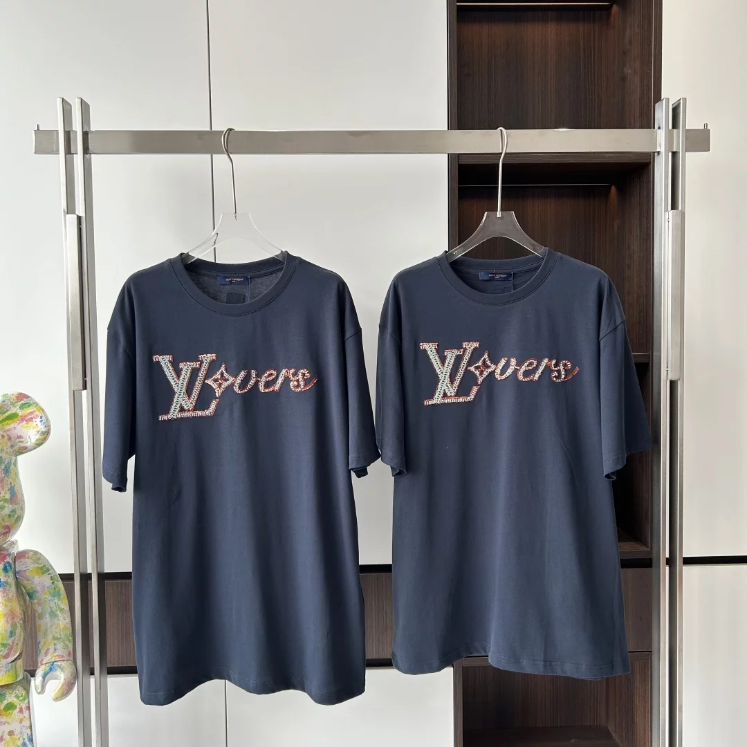 EMBROIDERED SHORT SLEEVED T-SHIRT IN BLACK - LVTS119 Damier Jacquard Short-Sleeved Crewneck - LVTS089