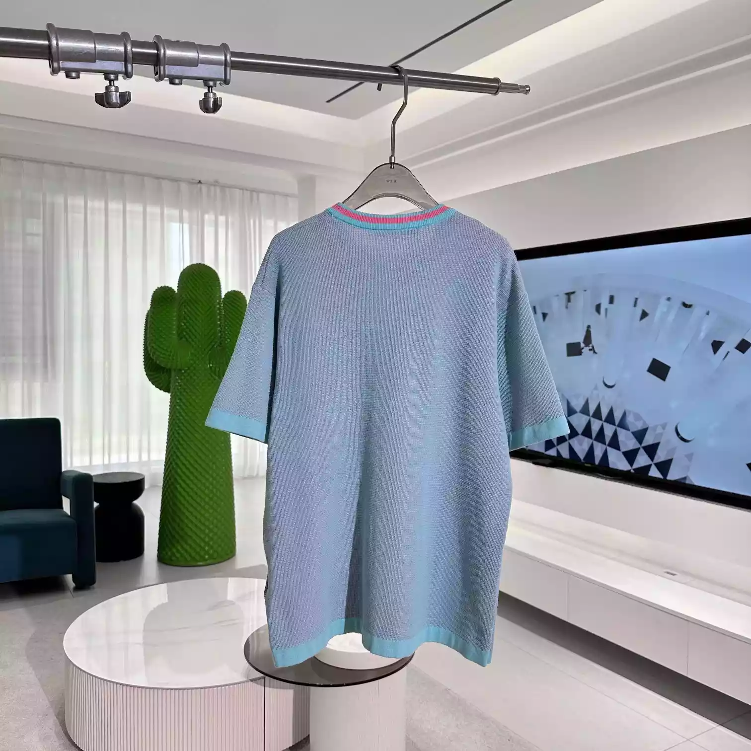 GRAPHIC SHORT-SLEEVED CREWNECK - LVTS097 Damier Jacquard Short-Sleeved Crewneck - LVTS089