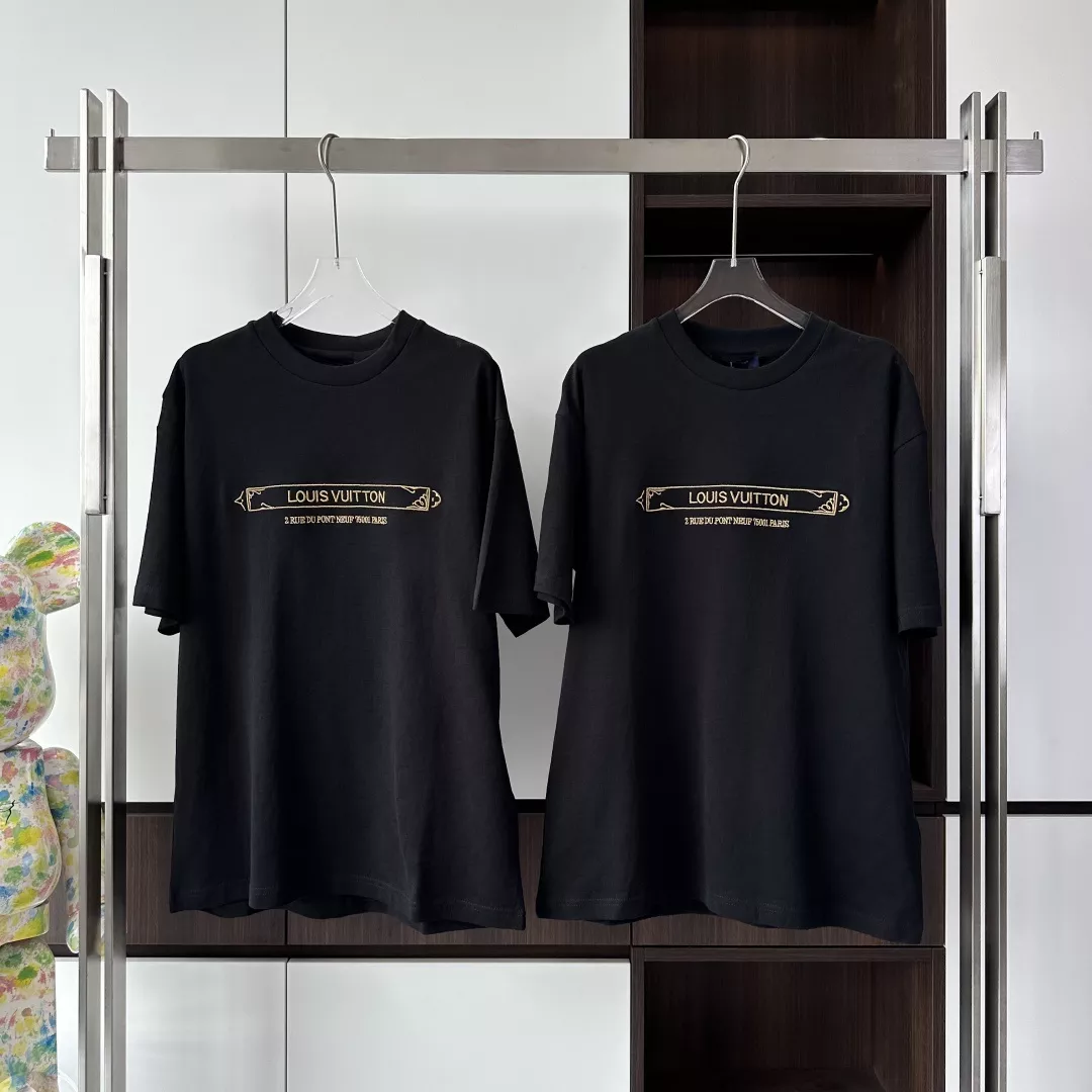 SIGNATURE PATCH COTTON T-SHIRT IN BLACK - LVTS111 Damier Jacquard Short-Sleeved Crewneck - LVTS089