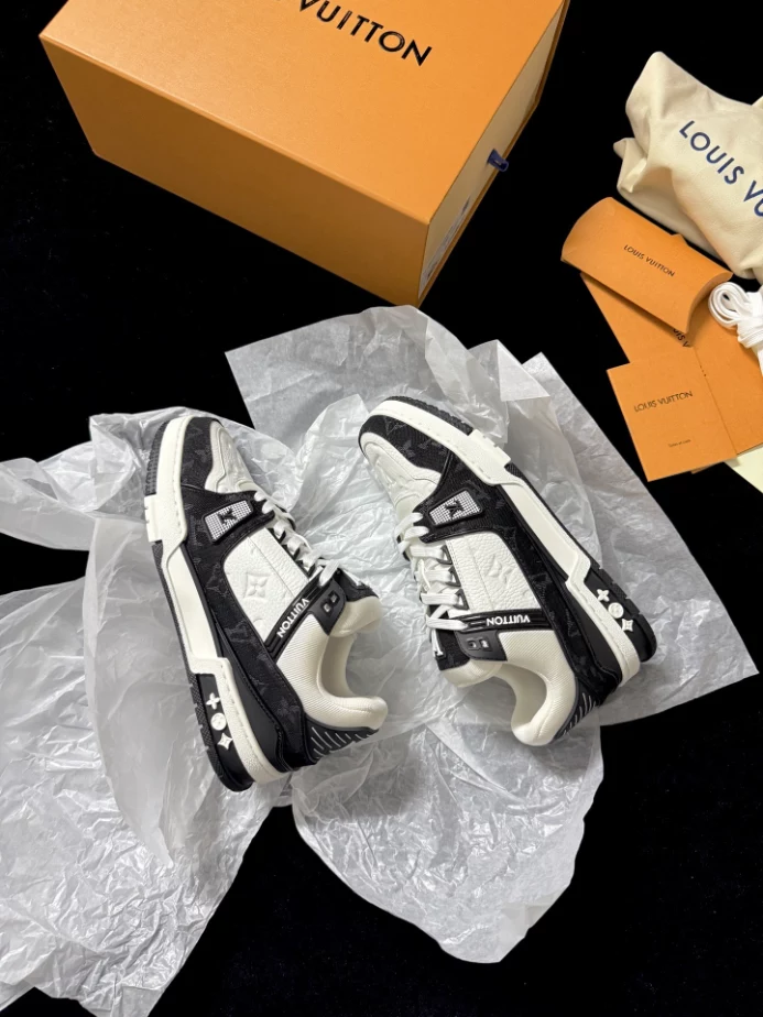 LV SKATE SNEAKERS